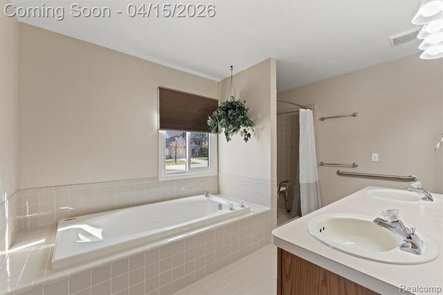 7715 Cherrywood Drive, Westland, MI 48185