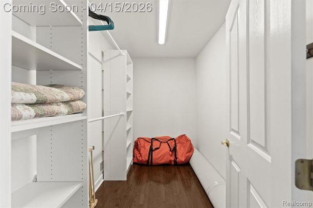 7715 Cherrywood Drive, Westland, MI 48185