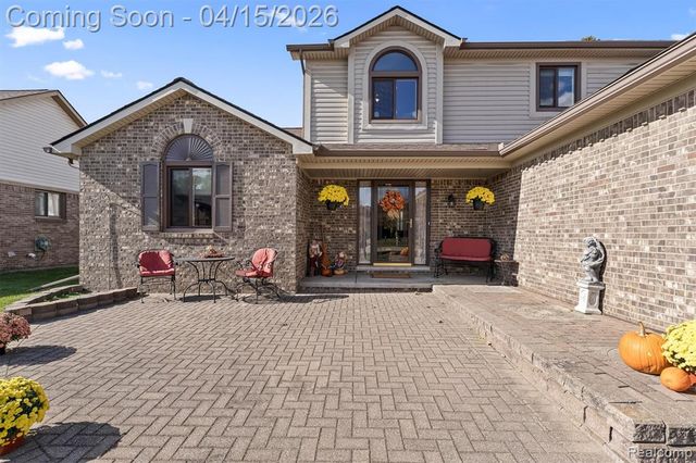 7715 Cherrywood Drive, Westland, MI 48185