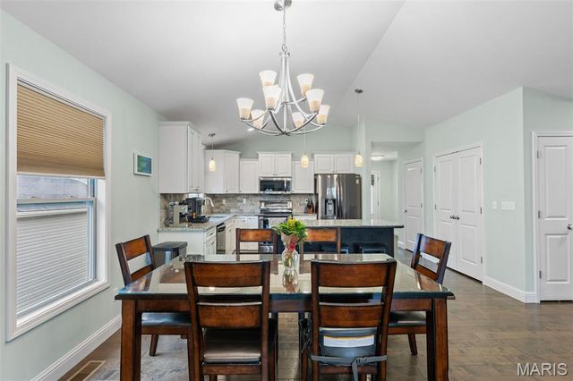 518 Crestfall Drive, Washington, MO 63090