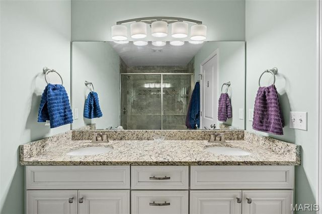 518 Crestfall Drive, Washington, MO 63090