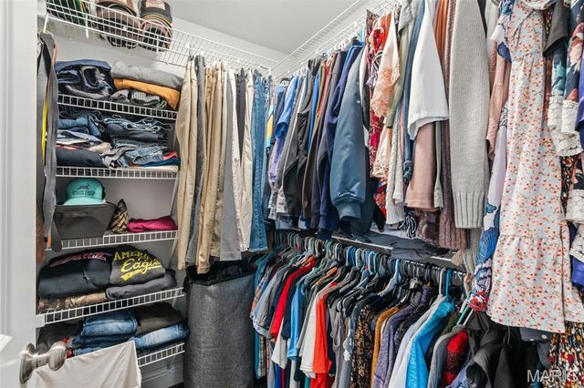 518 Crestfall Drive, Washington, MO 63090