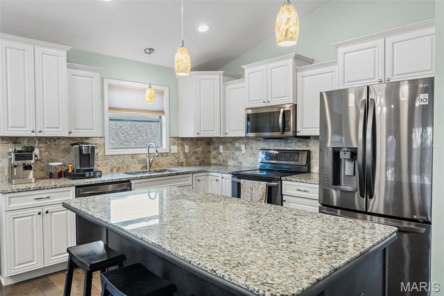 518 Crestfall Drive, Washington, MO 63090