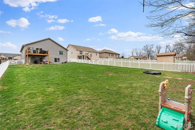 518 Crestfall Drive, Washington, MO 63090