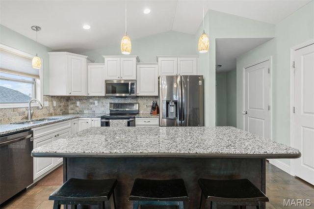 518 Crestfall Drive, Washington, MO 63090