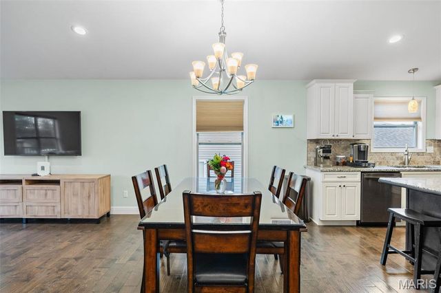 518 Crestfall Drive, Washington, MO 63090