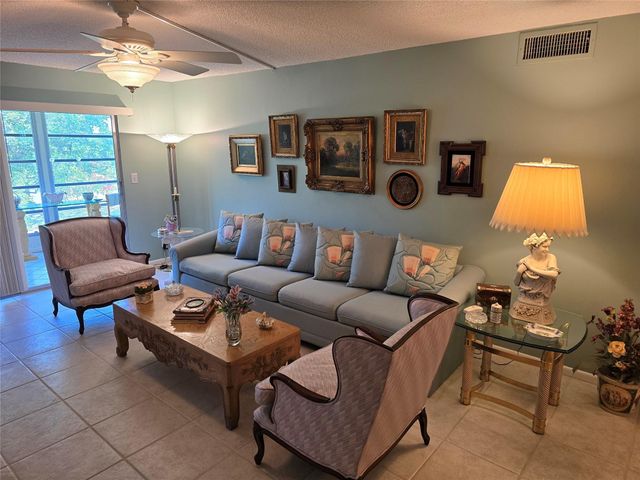 2803 Victoria Way L3, Coconut Creek, FL 33066