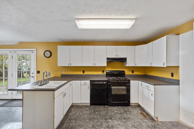214 E Rhea Avenue, Spring City, TN 37381