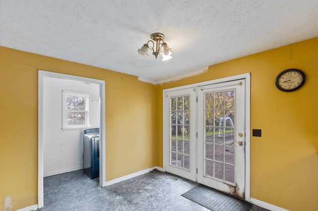 214 E Rhea Avenue, Spring City, TN 37381