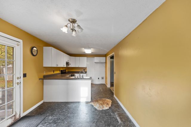 214 E Rhea Avenue, Spring City, TN 37381