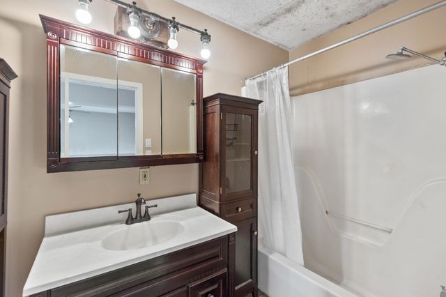 214 E Rhea Avenue, Spring City, TN 37381