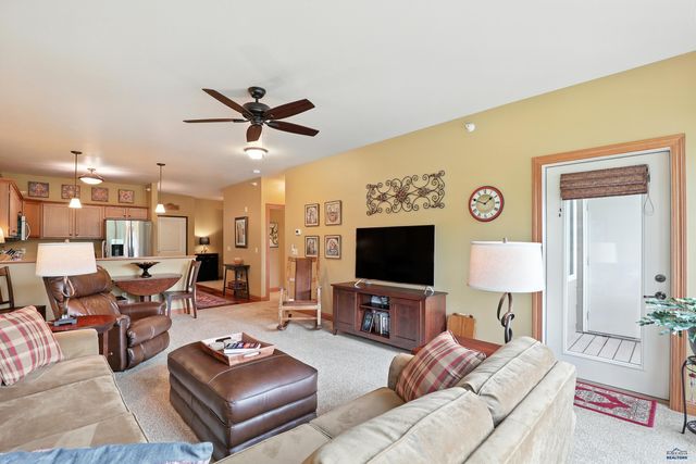 4031 FAIRWAY HILLS DR, Rapid City, SD 57702