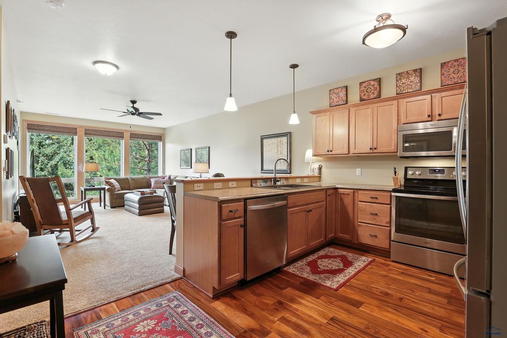 4031 FAIRWAY HILLS DR, Rapid City, SD 57702