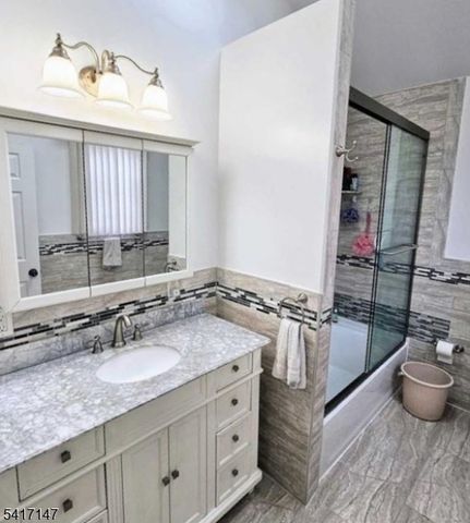 89 Rose St, Wood-ridge Boro, NJ 07075