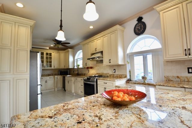 89 Rose St, Wood-ridge Boro, NJ 07075