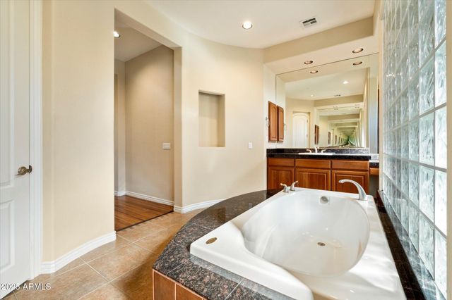 10432 E WINTER SUN Drive, Scottsdale, AZ 85262