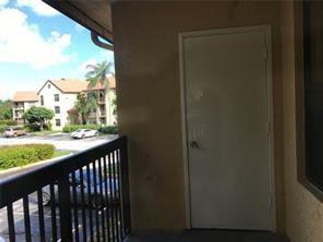 4421 W Mcnab Road 26, Pompano Beach, FL 33069