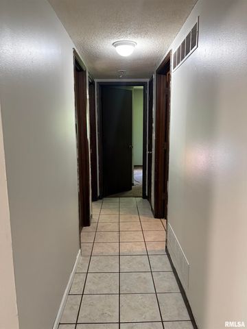 3617 W RICHWOODS Boulevard, Peoria, IL 61604