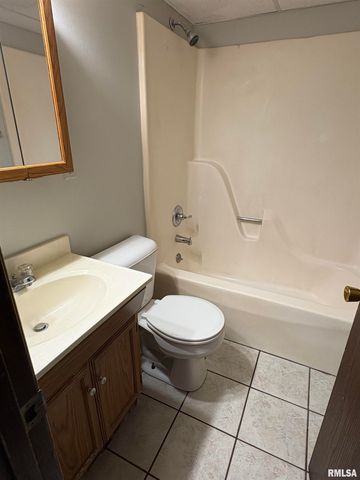 3617 W RICHWOODS Boulevard, Peoria, IL 61604