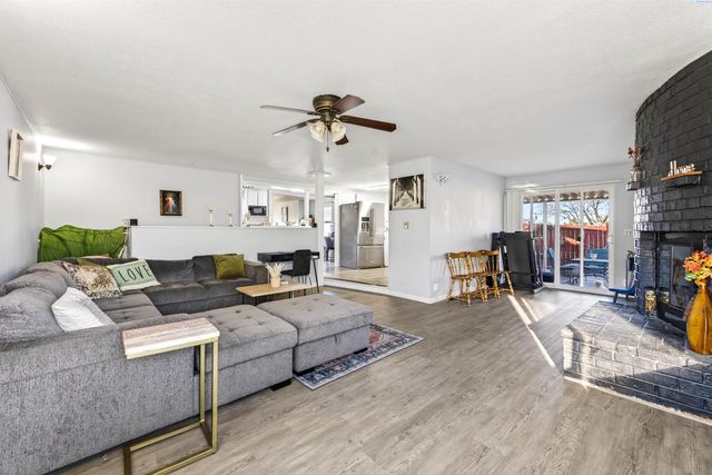 2211 W 6th Ave, Kennewick, WA 99336