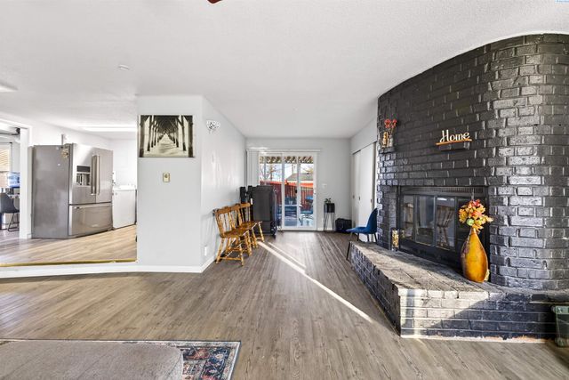 2211 W 6th Ave, Kennewick, WA 99336