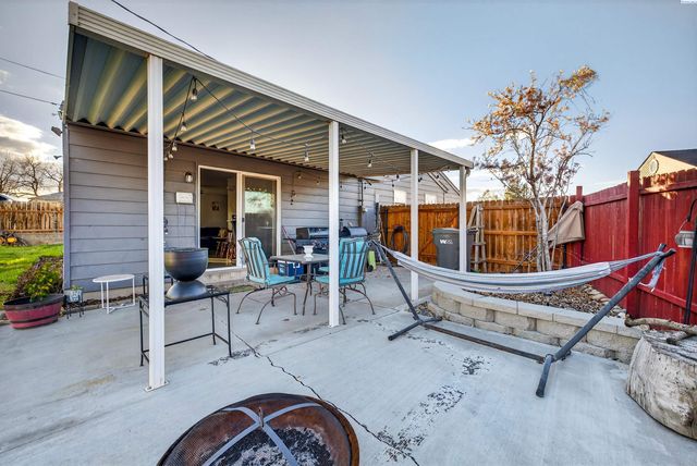 2211 W 6th Ave, Kennewick, WA 99336