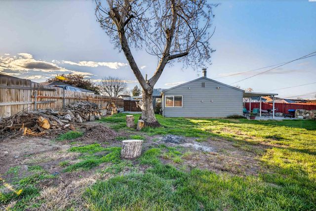 2211 W 6th Ave, Kennewick, WA 99336