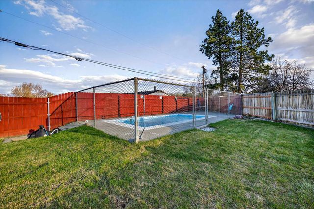 2211 W 6th Ave, Kennewick, WA 99336