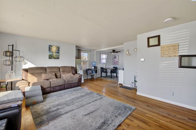 2211 W 6th Ave, Kennewick, WA 99336