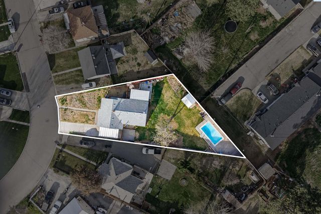 2211 W 6th Ave, Kennewick, WA 99336