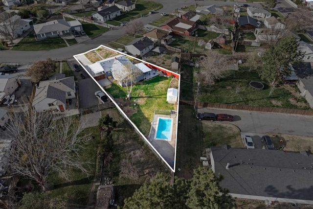 2211 W 6th Ave, Kennewick, WA 99336