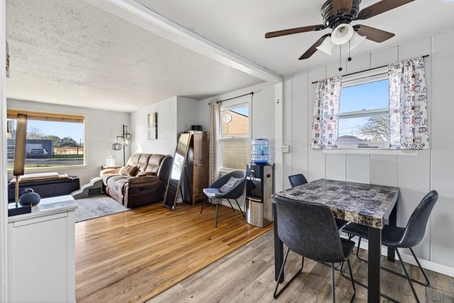 2211 W 6th Ave, Kennewick, WA 99336