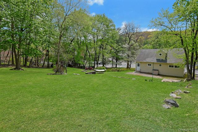 445 E Sunnyside Lane, Irvington, NY 10533
