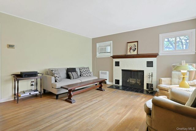 445 E Sunnyside Lane, Irvington, NY 10533