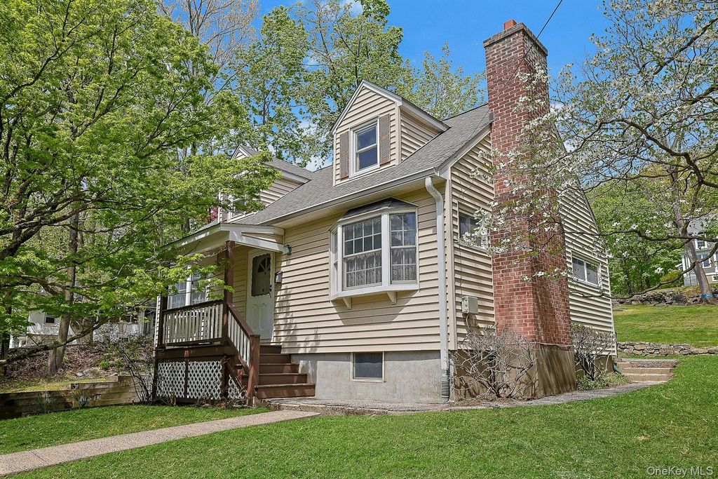 445 E Sunnyside Lane, Irvington, NY 10533