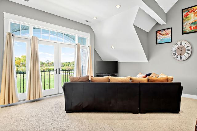 820 Peninsula Drive, Wauconda, IL 60084