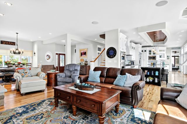 820 Peninsula Drive, Wauconda, IL 60084