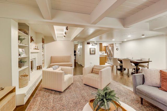 400 S Crescent Avenue, Park Ridge, IL 60068