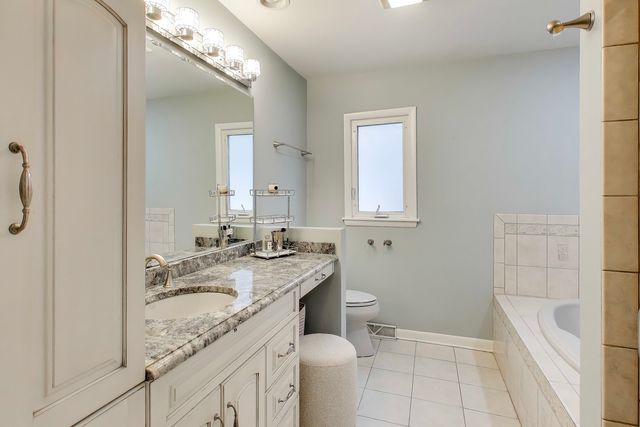 400 S Crescent Avenue, Park Ridge, IL 60068