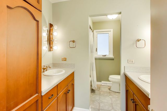 400 S Crescent Avenue, Park Ridge, IL 60068