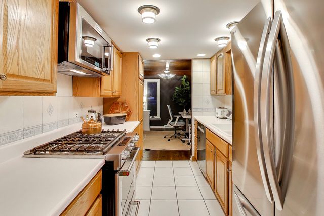 400 S Crescent Avenue, Park Ridge, IL 60068