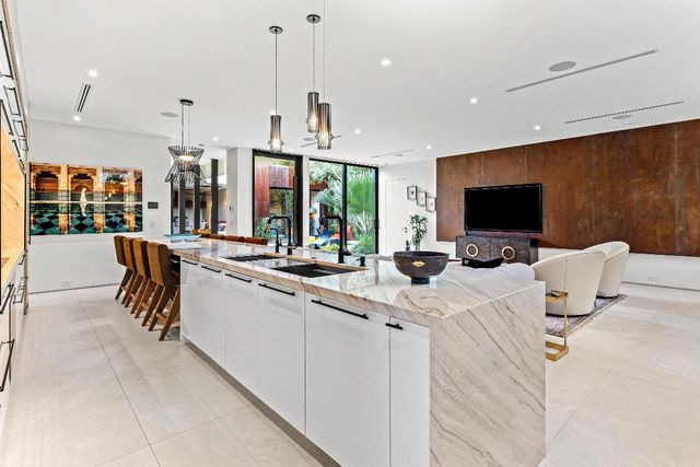 1106 N Swinton Avenue, Delray Beach, FL 33444