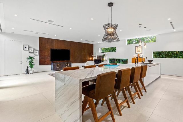 1106 N Swinton Avenue, Delray Beach, FL 33444