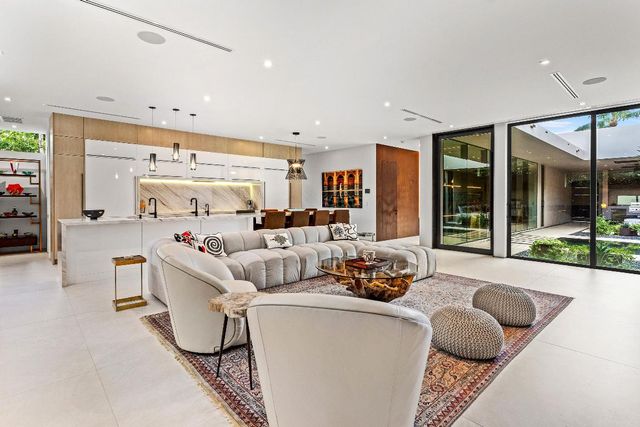 1106 N Swinton Avenue, Delray Beach, FL 33444