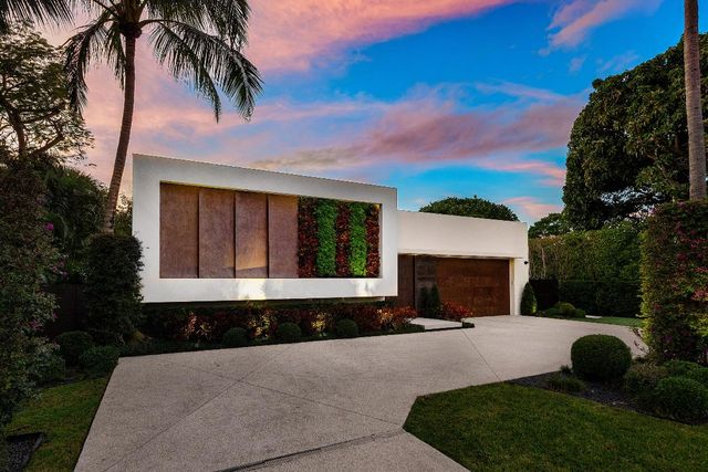 1106 N Swinton Avenue, Delray Beach, FL 33444