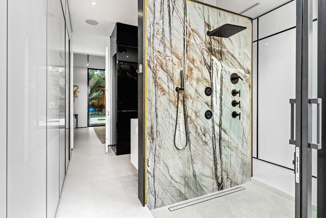 1106 N Swinton Avenue, Delray Beach, FL 33444