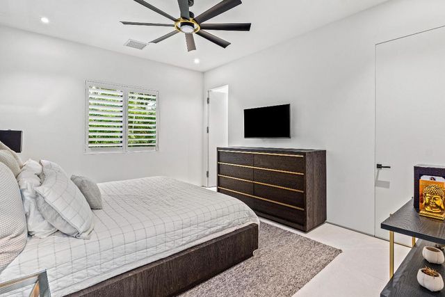 1106 N Swinton Avenue, Delray Beach, FL 33444