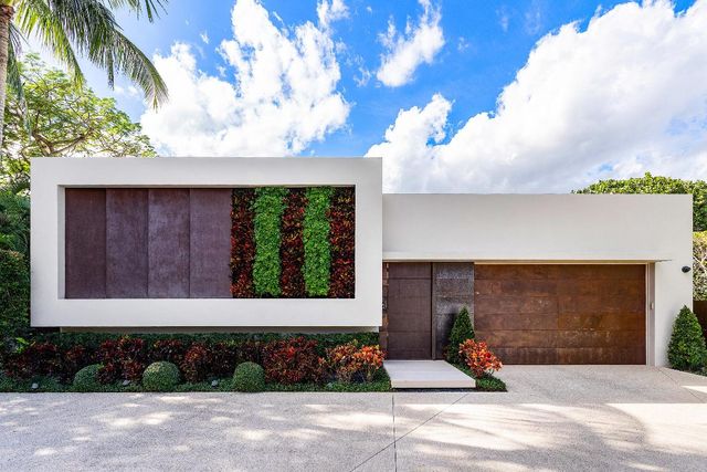 1106 N Swinton Avenue, Delray Beach, FL 33444