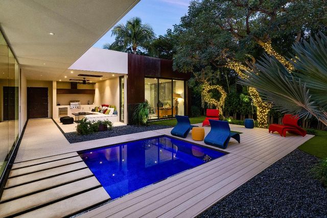 1106 N Swinton Avenue, Delray Beach, FL 33444