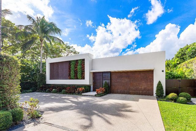 1106 N Swinton Avenue, Delray Beach, FL 33444